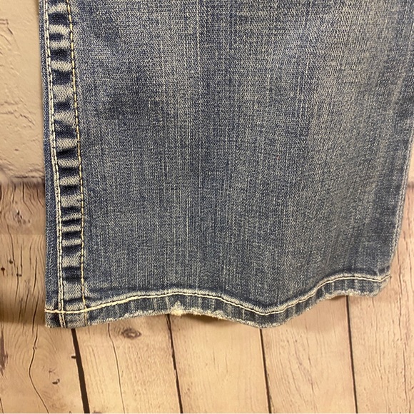 BKE Womens Jeans 34x31.5 Drew Light Blue Distressed Hem Stretch Buckle - Picture 2 of 10